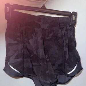 4 inch lululemon hotty hot shorts